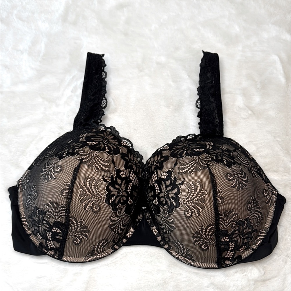 Curve Muse Black Lace Overlay Cup Padded Bra- size 46DDD
